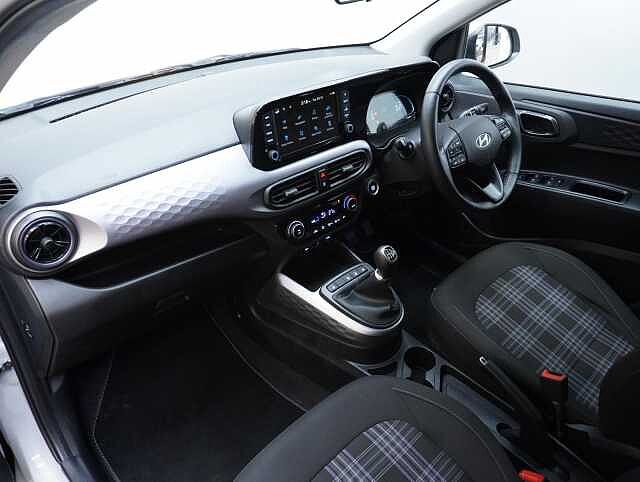 Hyundai i10 1.0 Premium Hatchback 5dr Petrol Manual Euro 6 (s/s) (63 ps)