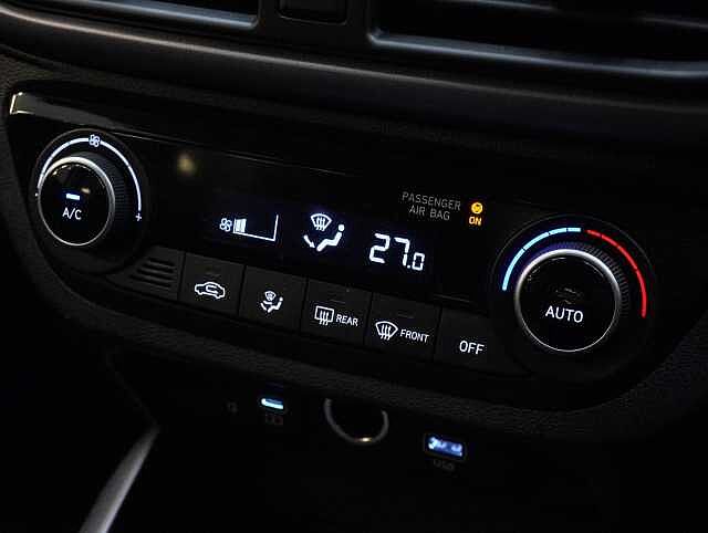 Hyundai i10 1.0 Premium Hatchback 5dr Petrol Manual Euro 6 (s/s) (63 ps)