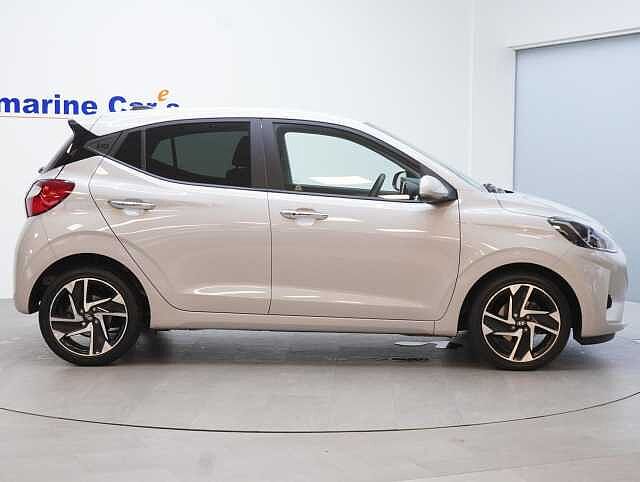 Hyundai i10 1.0 Premium Hatchback 5dr Petrol Manual Euro 6 (s/s) (63 ps)