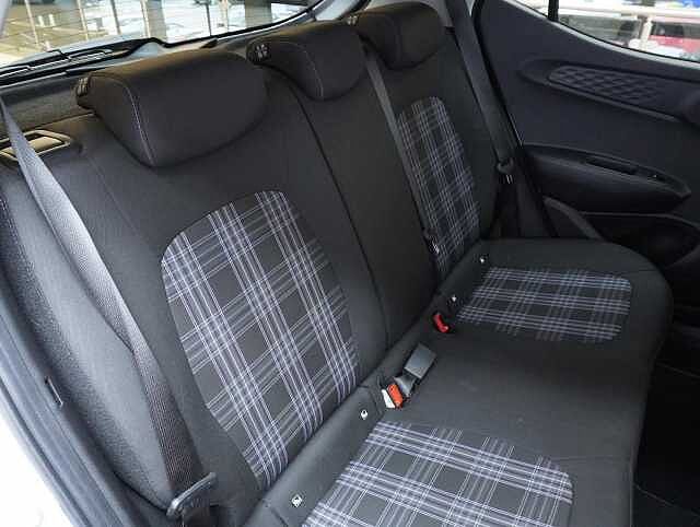 Hyundai i10 1.0 Premium Hatchback 5dr Petrol Manual Euro 6 (s/s) (63 ps)