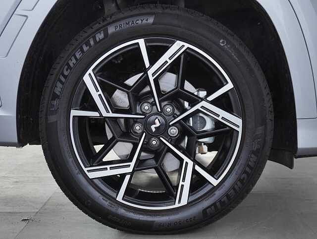 Hyundai TUCSON 1.6 T-GDi N Line SUV 5dr Petrol Hybrid Auto Euro 6 (s/s) (215 ps) Shimmering Silver