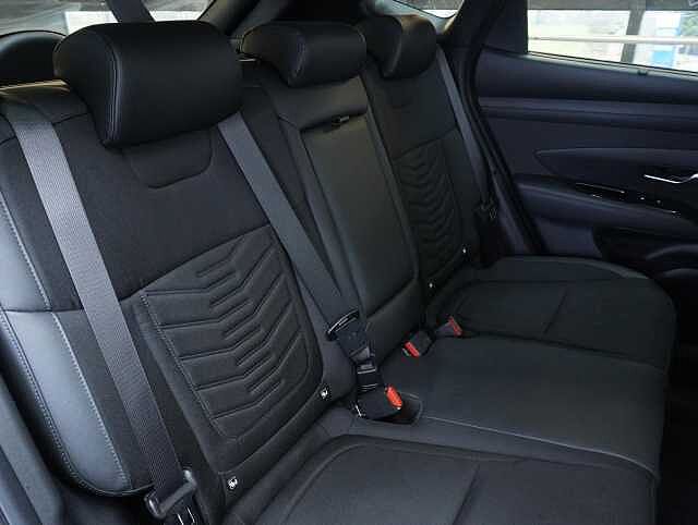 Hyundai TUCSON 1.6 T-GDi Premium SUV 5dr Petrol Hybrid Auto Euro 6 (s/s) (215 ps)