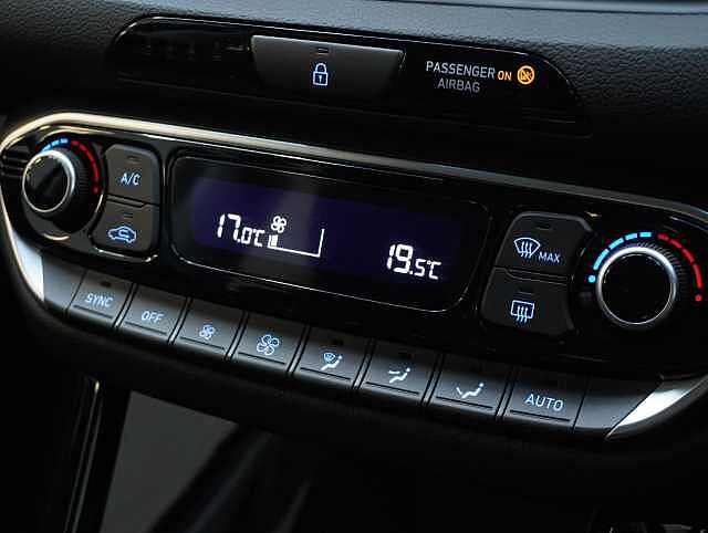 Hyundai i30 1.5 T-GDi MHEV Premium Tourer 5dr Petrol Hybrid Manual Euro 6 (s/s) (140 ps)