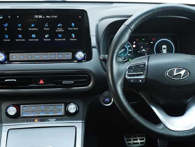 Hyundai KONA 39kWh Premium SUV 5dr Electric Auto (10.5kW Charger) (136 ps) Cyber Grey