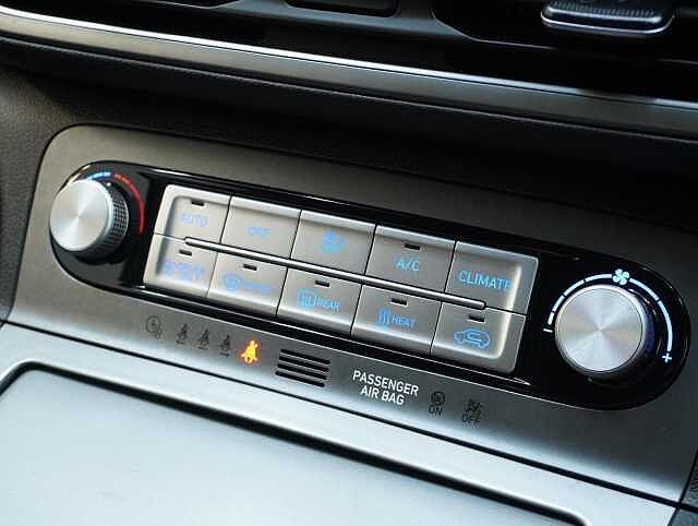 Hyundai KONA 39kWh Premium SUV 5dr Electric Auto (10.5kW Charger) (136 ps) Cyber Grey