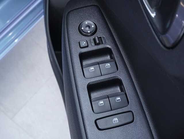 Hyundai I10 1.2 Premium Hatchback 5dr Petrol Auto Euro 6 (s/s) (79 ps) Meta Blue