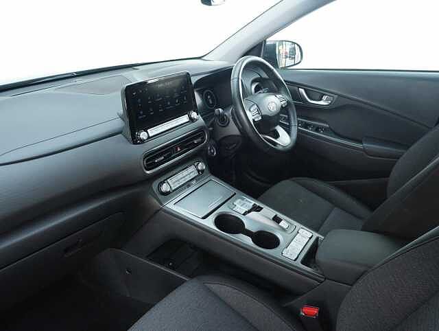 Hyundai KONA 64kWh Premium SUV 5dr Electric Auto (10.5kW Charger) (204 ps)