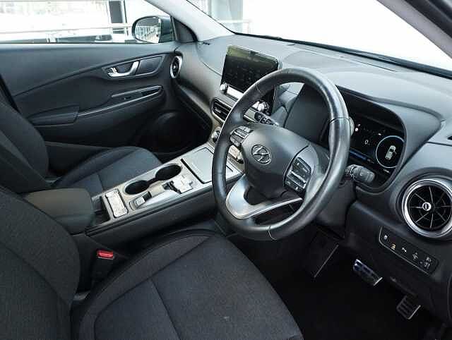 Hyundai KONA 64kWh Premium SUV 5dr Electric Auto (10.5kW Charger) (204 ps)
