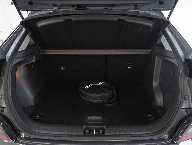 Hyundai KONA 64kWh Premium SUV 5dr Electric Auto (10.5kW Charger) (204 ps)