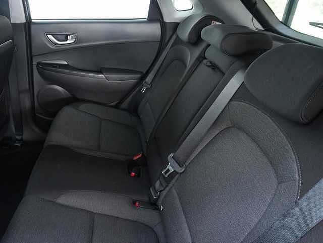 Hyundai KONA 64kWh Premium SUV 5dr Electric Auto (10.5kW Charger) (204 ps)